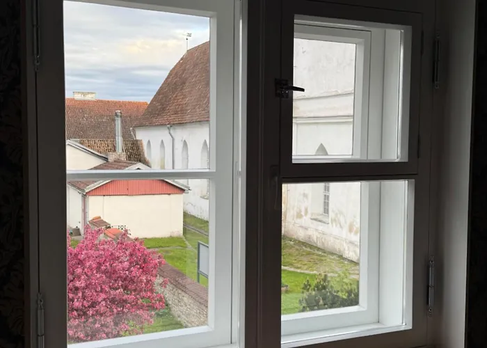 Kooli 7 - Ii Floor Sea View With Balcony In Old Town Apartment